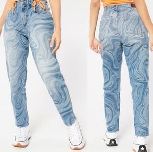 Hollister Marbled Curvy High- Rise Mom Jeans